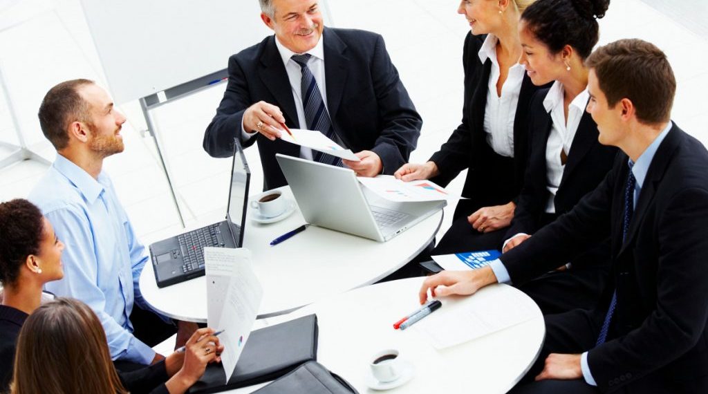 Faktor, Strategi dan Contoh Komunikasi Persuasif