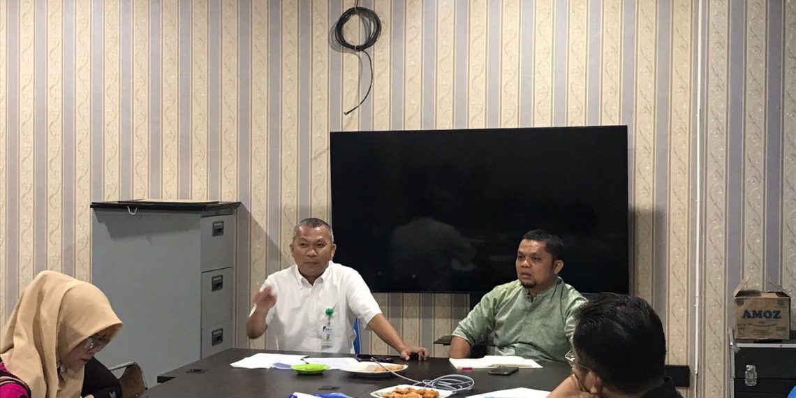 Rapat Rutin Dekanat FISIP UMSU, Pimpinan Program Studi, dan Tenaga Kependidikan ; BINCANG SELASA di ruang Lab SosPol FISIP UMSU.