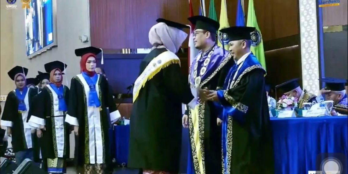 220 Sarjana FISIP UMSU Diwisuda, Sebagian Besar Tamat di Bawah 4 Tahun