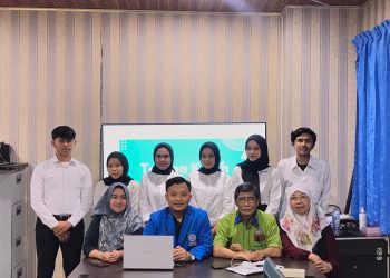 6 Mahasiswa Prodi IAP FISIP UMSU melaksanakan Seminar Proposal di Lab. Sospol