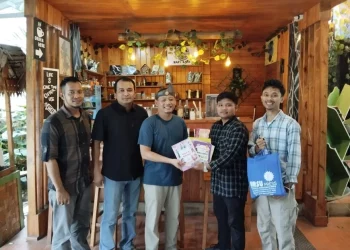 Pengembangan Literasi Masyarakat Desa, Prodi Kessos FISIP UMSU dan Alumni Serahkan Buku ke Sanggar Lingkaran