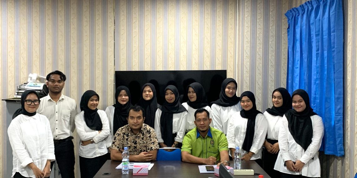 11 Mahasiswa Prodi KESSOS FISIP UMSU melaksanakan Seminar Proposal di Lab. Sospol