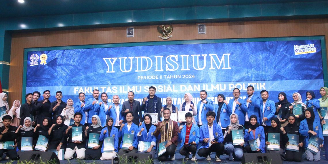 FISIP UMSU Gelar ‘Yudisium Para Juara’, Rektor Berikan Beasiswa S2