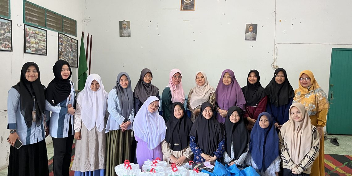 FISIP UMSU Berbagi Kebahagiaan di Bulan Ramadhan 1446 H di Panti Asuhan Melati Aisyiyah