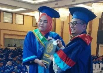 187 Sarjana FISIP UMSU Diwisuda, 31 di Antaranya Lulusan Berprestasi